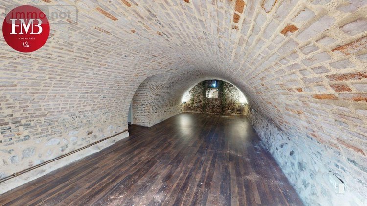 Fonds et murs commerciaux a vendre Aurillac 15000 Cantal  369250 euros