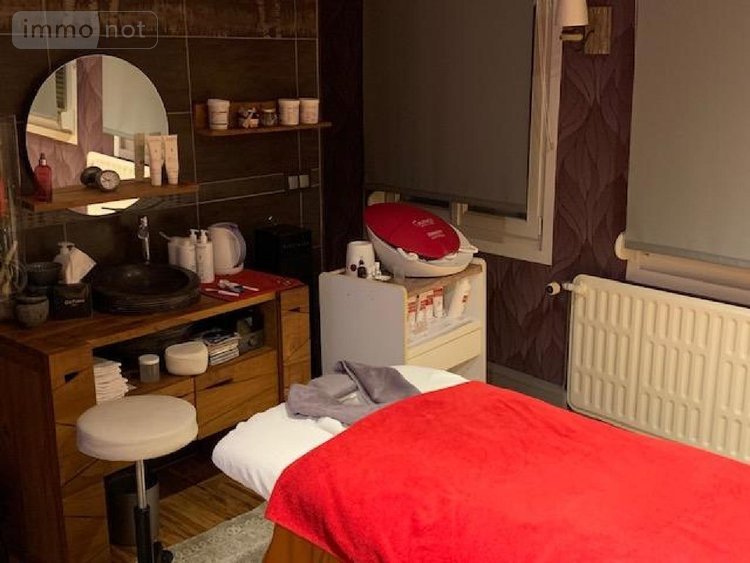 Fonds et murs commerciaux a vendre Hesdin 62140 Pas-de-Calais 90 m2  157300 euros