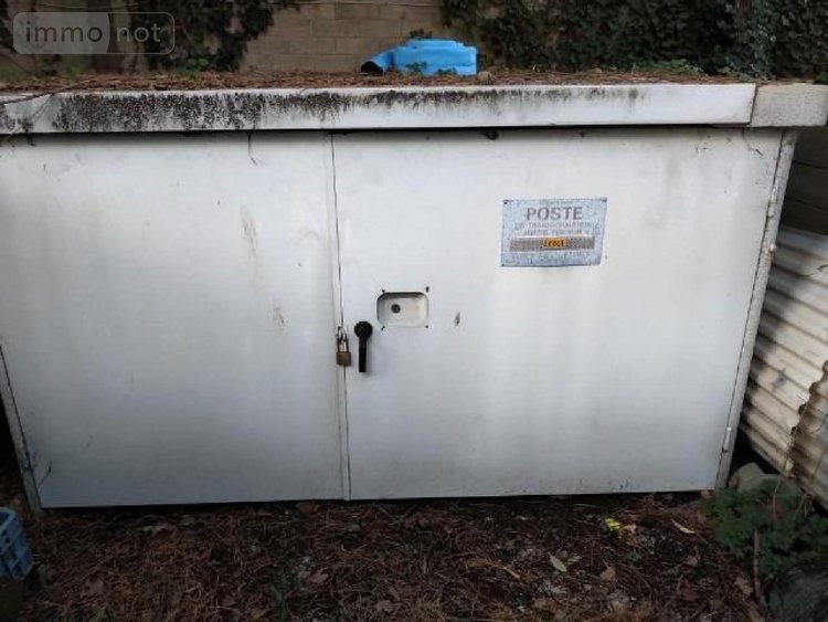 Fonds et murs commerciaux a vendre Esquelbecq 59470 Nord 3050 m2  827000 euros