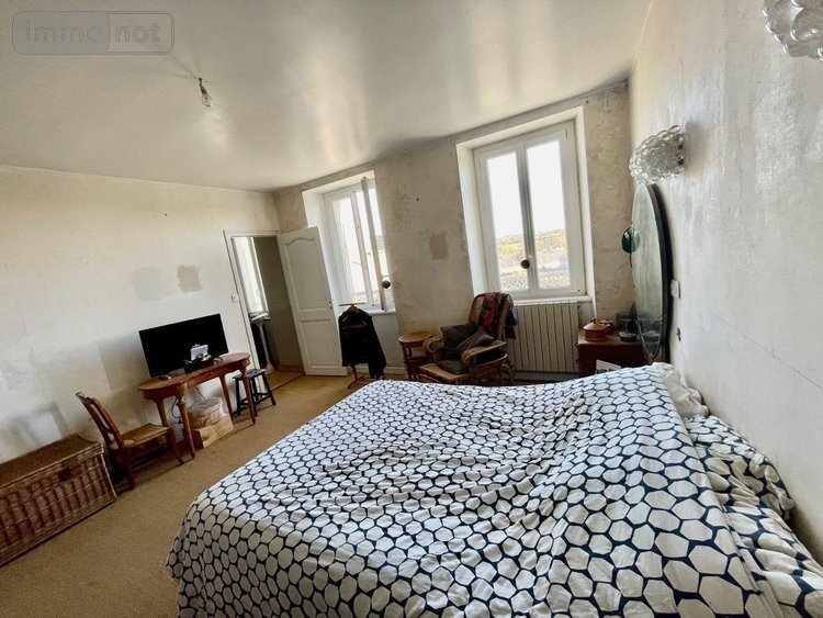 Immeuble a vendre Plouaret 22420 Côtes-d'Armor 245 m2  240694 euros