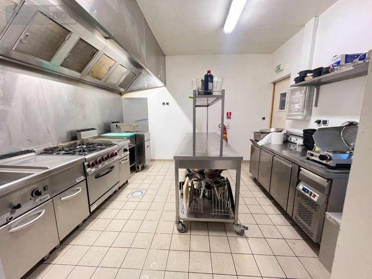 Fonds et murs commerciaux a vendre Saint-Venant 62350 Pas-de-Calais 170 m2  188400 euros