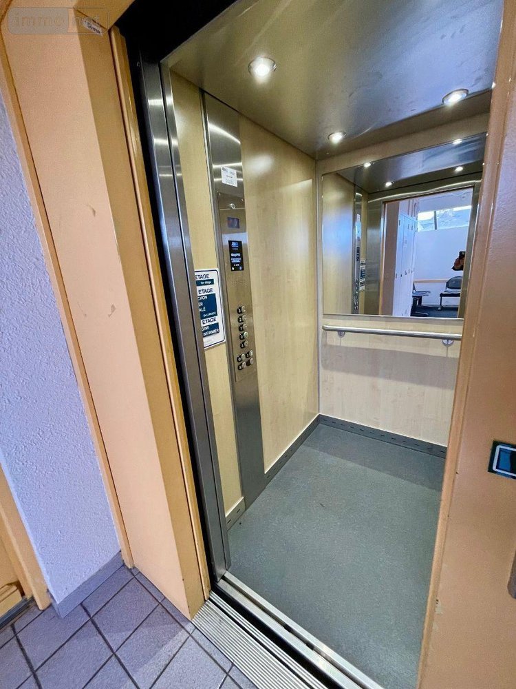 Immeuble a vendre Lannion 22300 Côtes-d'Armor 1000 m2  1446000 euros