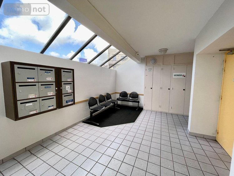 Immeuble a vendre Lannion 22300 Côtes-d'Armor 1000 m2  1446000 euros