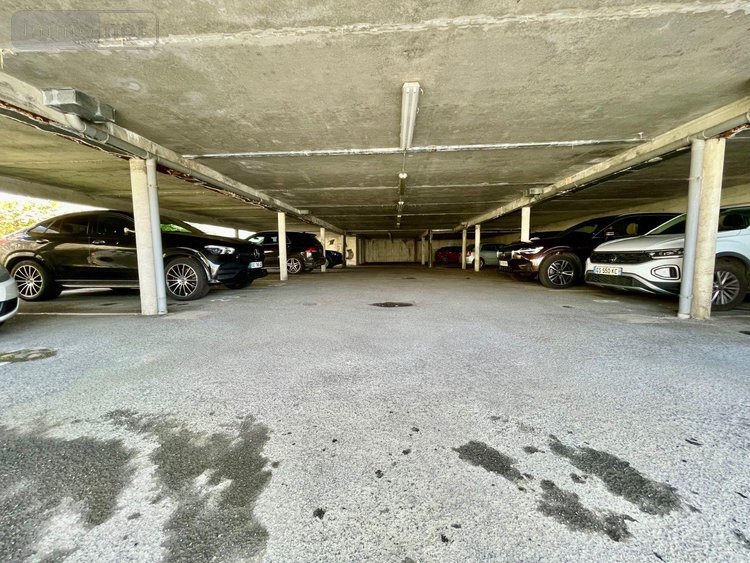 Immeuble a vendre Lannion 22300 Côtes-d'Armor 1000 m2  1446000 euros