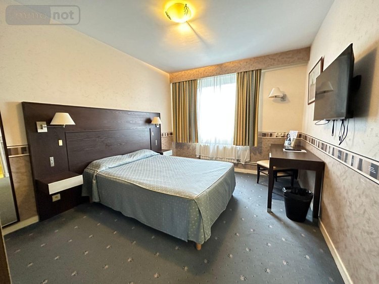 Fonds et murs commerciaux a vendre Montrichard-Val-de-Cher 41400 Loir-et-Cher 1029 m2  834517 euros