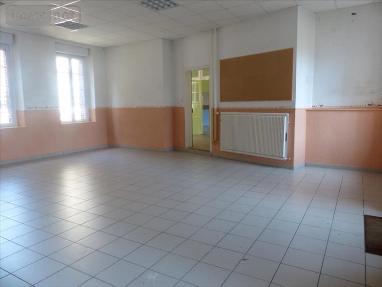 Immeuble a vendre Mayenne 53100 Mayenne 1193 m2  728000 euros