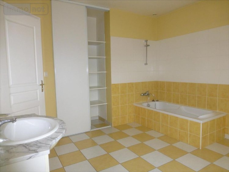 Location maison Vitré 35500 Ille-et-Vilaine 127 m2 5 pièces 885 euros