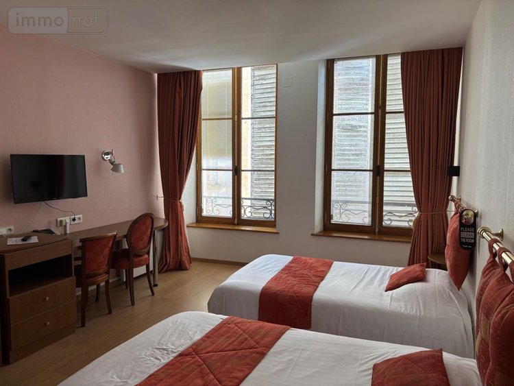 Fonds et murs commerciaux a vendre Sedan 08200 Ardennes 1700 m2  2626500 euros