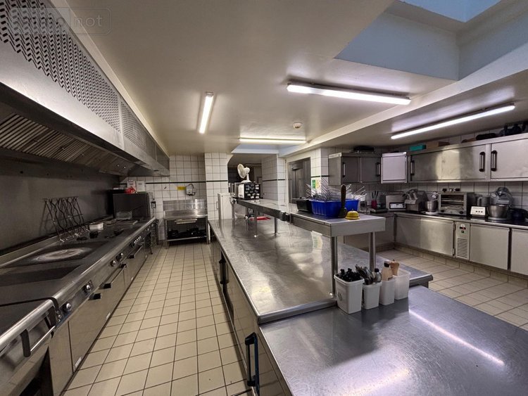 Fonds et murs commerciaux a vendre Sedan 08200 Ardennes 1700 m2  2626500 euros