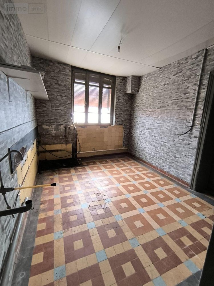 Fonds et murs commerciaux a vendre Marle 02250 Aisne  55000 euros
