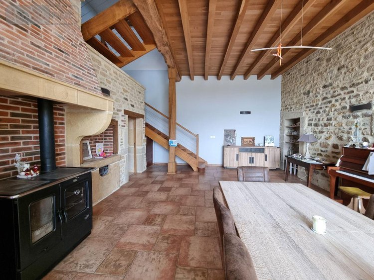Maison a vendre Saint-Christophe-en-Brionnais 71800 Saône-et-Loire 219 m2 7 pièces 460000 euros