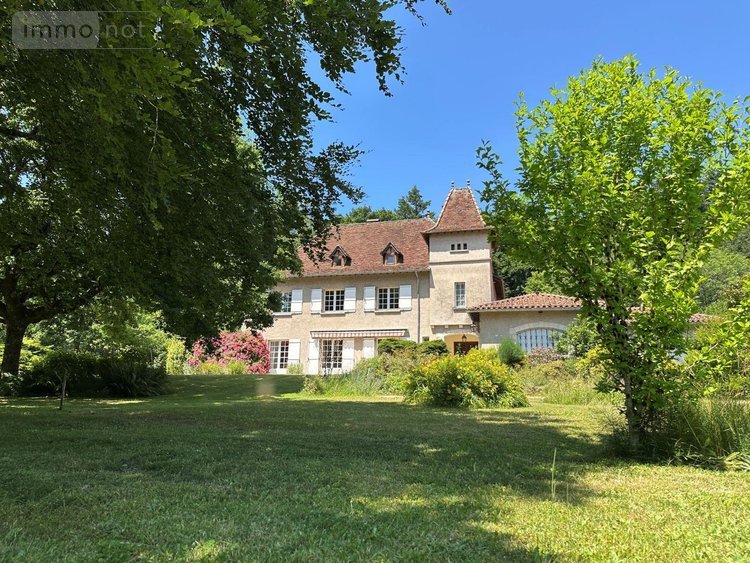 propriete a vendre Latronquière 46210 Lot 226 m2 8 pièces 473710 euros
