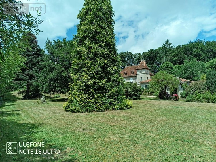 propriete a vendre Latronquière 46210 Lot 226 m2 8 pièces 411910 euros