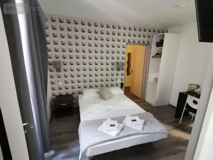 Fonds et murs commerciaux a vendre Chambéry 73000 Savoie 702 m2  790000 euros