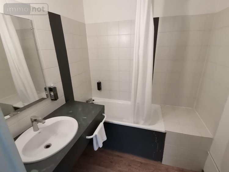 Fonds et murs commerciaux a vendre Chambéry 73000 Savoie 702 m2  790000 euros