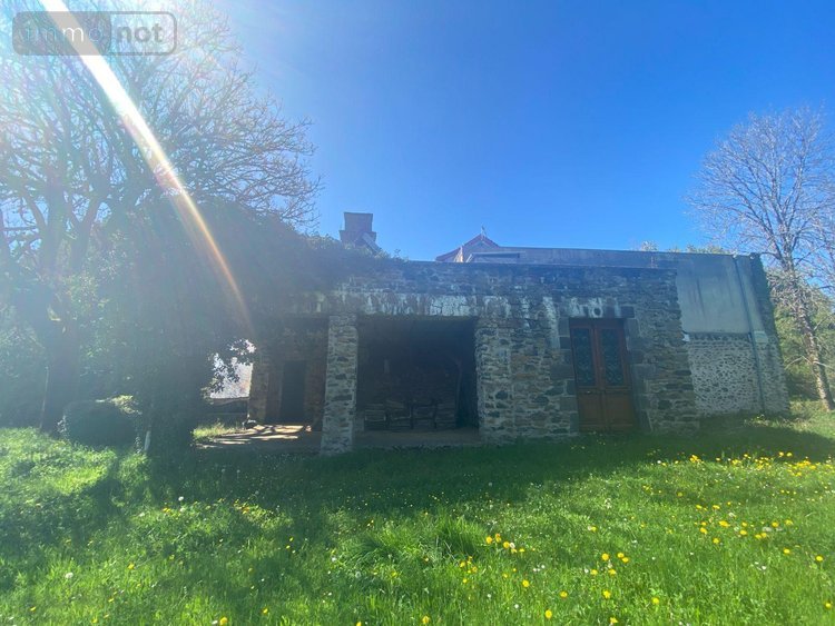 Maison a vendre Le Vigean 15200 Cantal  196000 euros