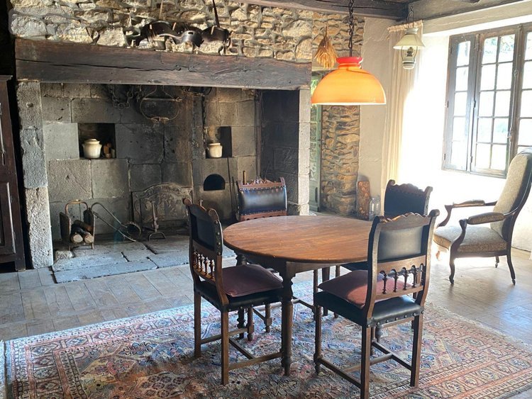 Maison a vendre Le Vigean 15200 Cantal  196000 euros