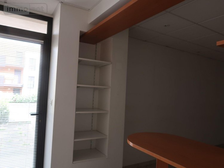 Location fonds et murs commerciaux Saint-Gilles 35590 Ille-et-Vilaine 47 m2  835 euros