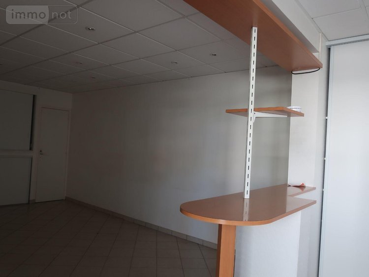 Location fonds et murs commerciaux Saint-Gilles 35590 Ille-et-Vilaine 47 m2  835 euros