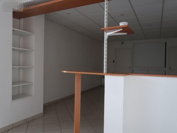 Location fonds et murs commerciaux Saint-Gilles 35590 Ille-et-Vilaine 47 m2  835 euros