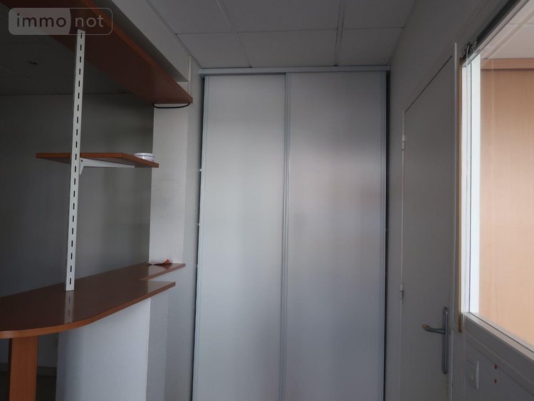 Location fonds et murs commerciaux Saint-Gilles 35590 Ille-et-Vilaine 47 m2  835 euros