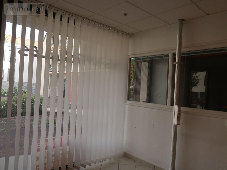 Location fonds et murs commerciaux Saint-Gilles 35590 Ille-et-Vilaine 47 m2  835 euros