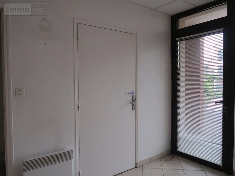 Location fonds et murs commerciaux Saint-Gilles 35590 Ille-et-Vilaine 47 m2  835 euros