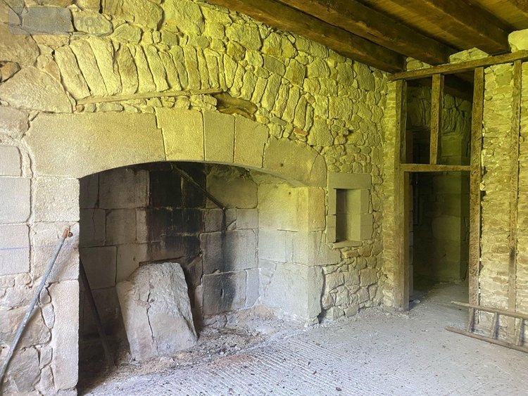 Maison a vendre Bassignac 15240 Cantal 260 m2  328600 euros