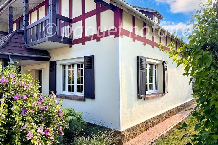 Maison a vendre Chauny 02300 Aisne 200 m2 8 pièces 339200 euros