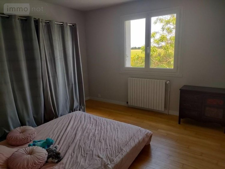 Maison a vendre Vouillé 79230 Deux-Sèvres 135 m2 5 pièces 272360 euros