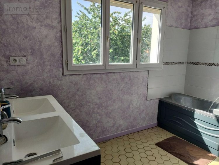 Maison a vendre Vouillé 79230 Deux-Sèvres 135 m2 5 pièces 272360 euros