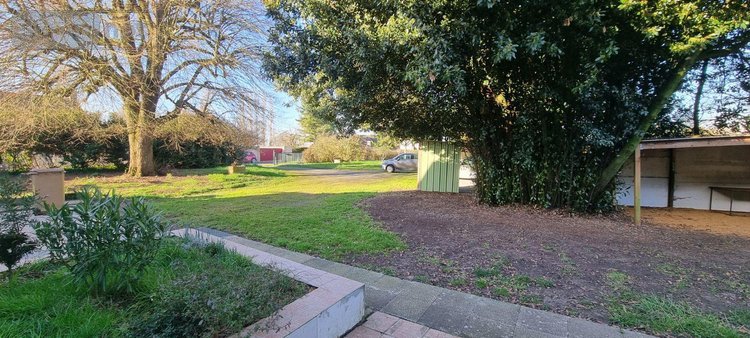 Immeuble a vendre Tassé 72430 Sarthe 324 m2  159000 euros