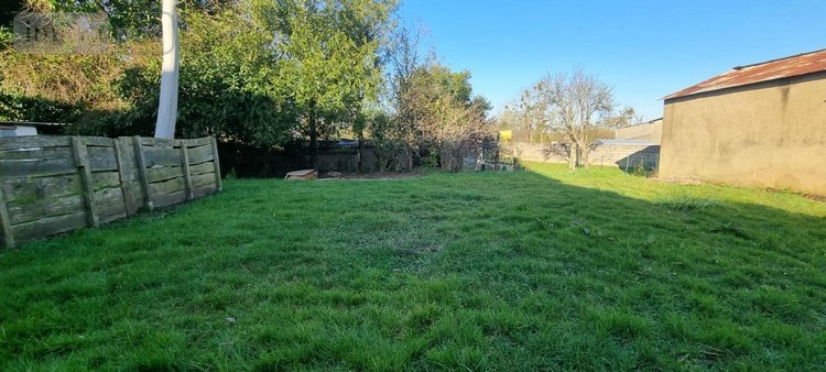 Immeuble a vendre Tassé 72430 Sarthe 324 m2  189720 euros