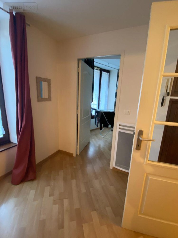 Immeuble a vendre Mauriac 15200 Cantal 335 m2  291200 euros