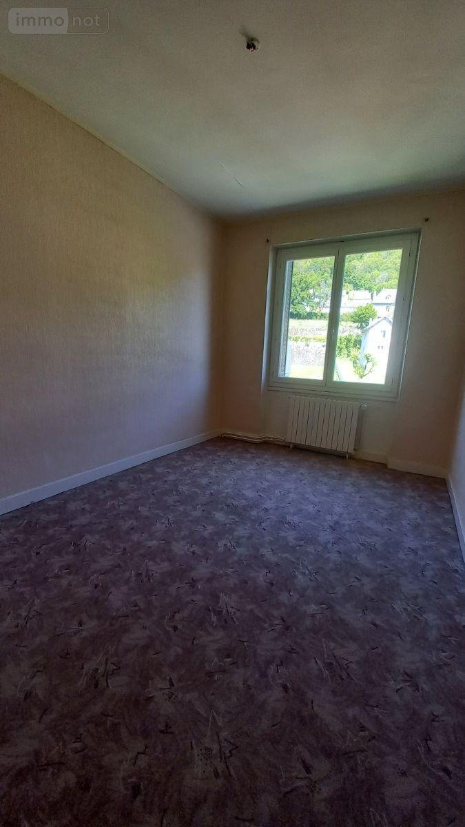 Maison a vendre Vic-sur-Cère 15800 Cantal 286 m2  268800 euros