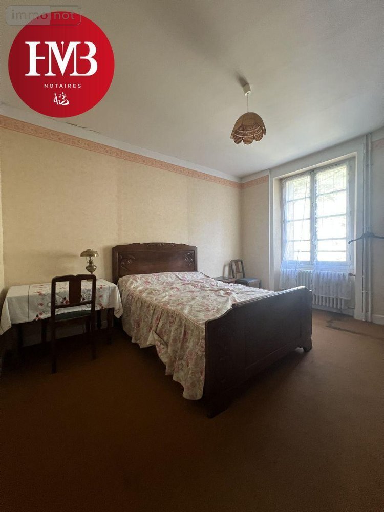 Immeuble a vendre Mandailles-Saint-Julien 15590 Cantal 170 m2  52750 euros