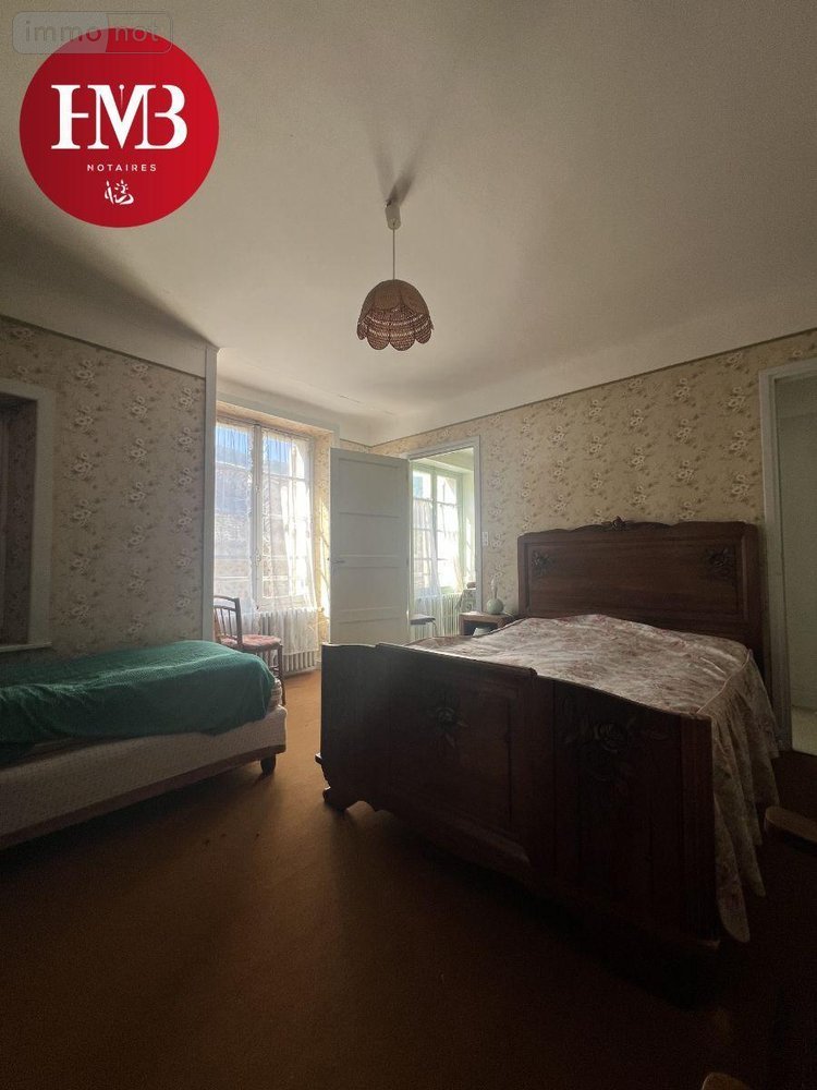 Immeuble a vendre Mandailles-Saint-Julien 15590 Cantal 170 m2  52750 euros