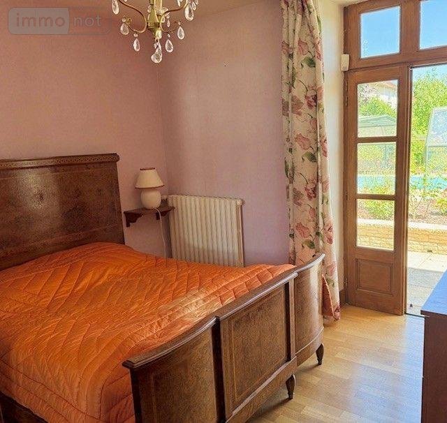 Maison a vendre Saint-Amand-Montrond 18200 Cher 221 m2  248425 euros