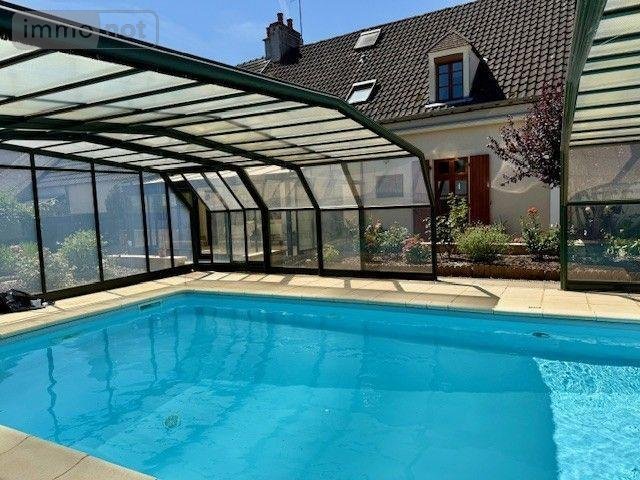 Maison a vendre Saint-Amand-Montrond 18200 Cher 221 m2  248425 euros
