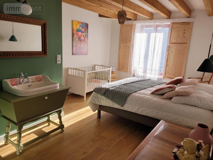 Fonds et murs commerciaux a vendre Saint-Benoît-la-Forêt 37500 Indre-et-Loire 361 m2  752800 euros