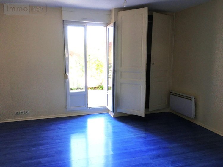 Location appartement Vitry-le-François 51300 Marne 31 m2 1 pièce 390 euros