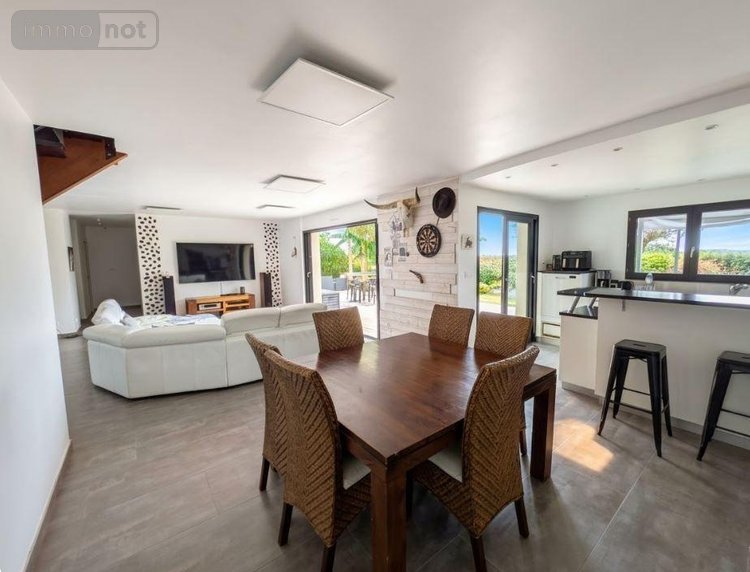 Maison a vendre Locunolé 29310 Finistère 198 m2  493525 euros