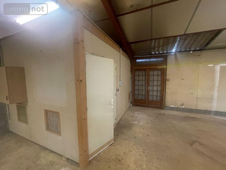 Garage et parking a vendre Mulsanne 72230 Sarthe 550 m2  116600 euros