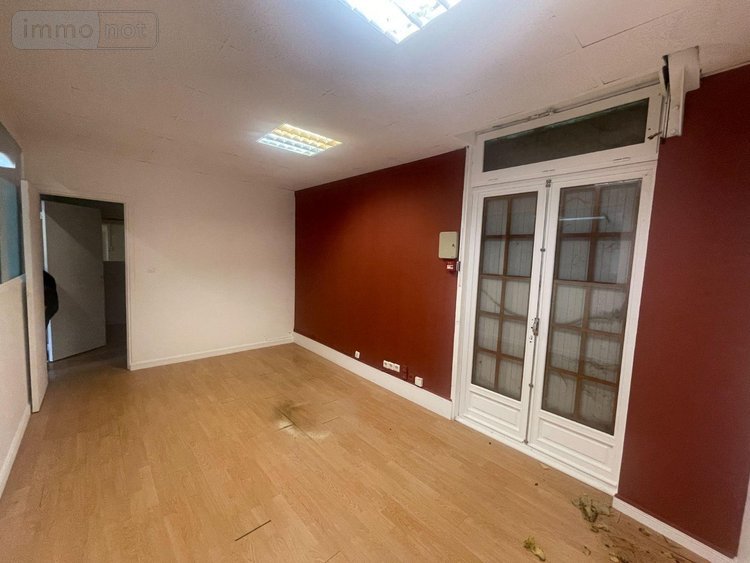 Garage et parking a vendre Mulsanne 72230 Sarthe 550 m2  148400 euros