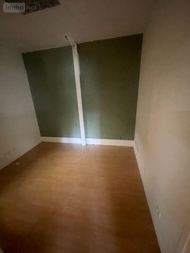 Garage et parking a vendre Mulsanne 72230 Sarthe 550 m2  116600 euros
