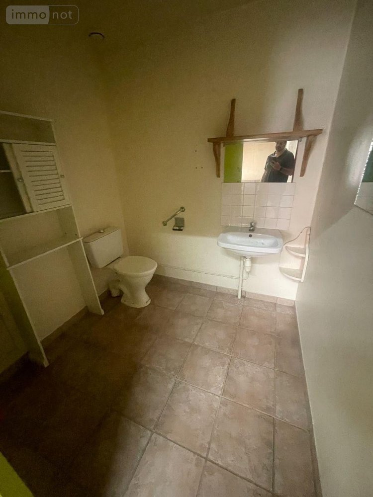 Garage et parking a vendre Mulsanne 72230 Sarthe 550 m2  148400 euros