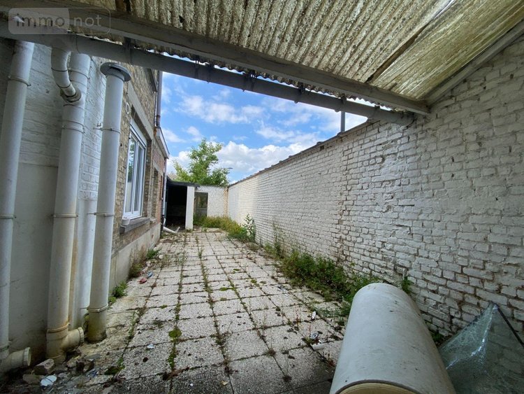 Immeuble a vendre Bailleul 59270 Nord 111 m2  189720 euros