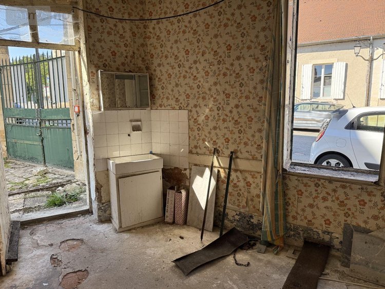 Maison a vendre Saint-Amand-Montrond 18200 Cher 148 m2 5 pièces 63600 euros