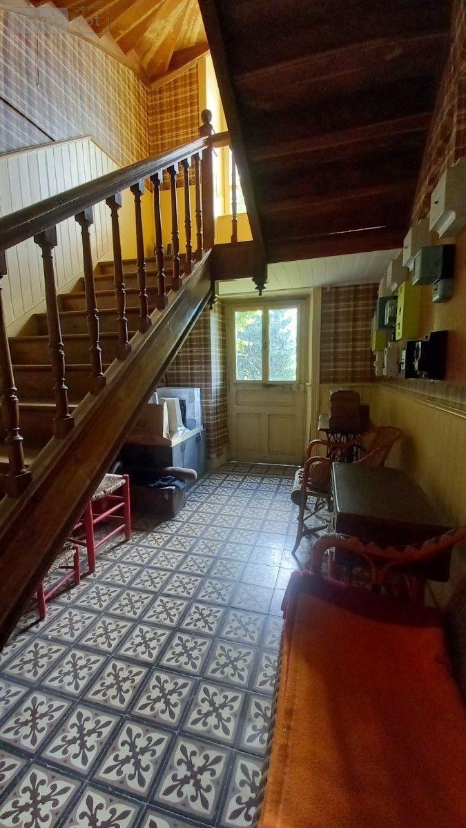 Maison a vendre Vic-sur-Cère 15800 Cantal 308 m2  138300 euros