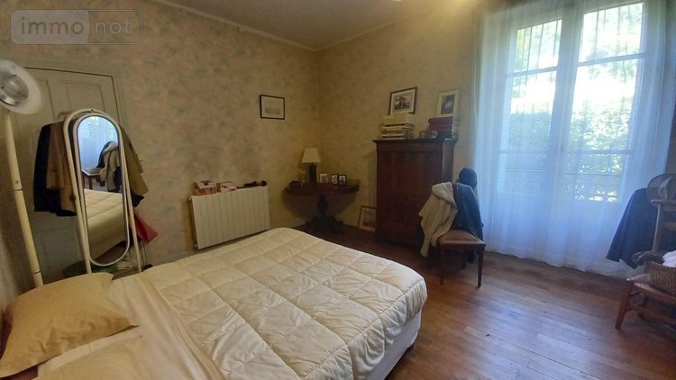 Maison a vendre Vic-sur-Cère 15800 Cantal 308 m2  138300 euros